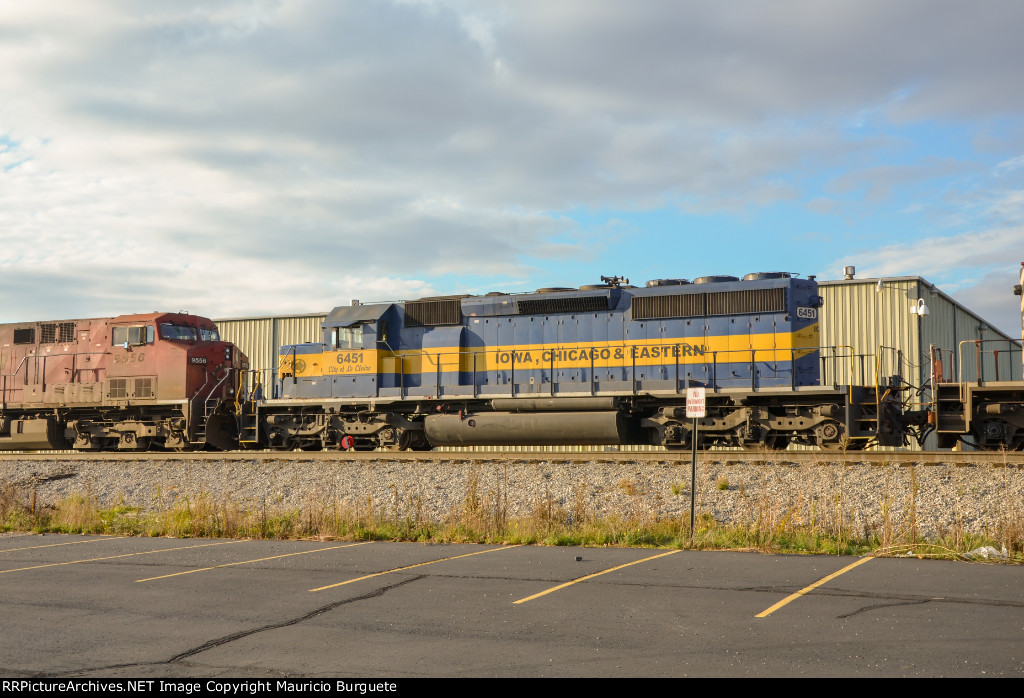 ICE SD40-2 Locomotive  "City of Le Claire"